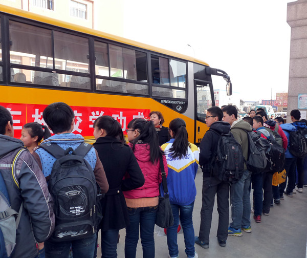 成功学校校车15日试运行