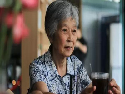 使命未成，苍天留人！退休老师隐藏15年的秘密，看哭一片人……