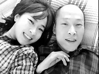 暖哭！她给65岁的父亲买了个棒棒糖，当父母老成了我们的“孩子”…