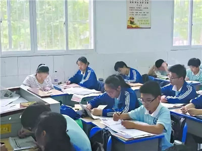 家长陪读出钱又出人！陪读，究竟陪的是什么？