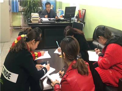 小学部每周例会：“学会耕耘”才能“静守花开”