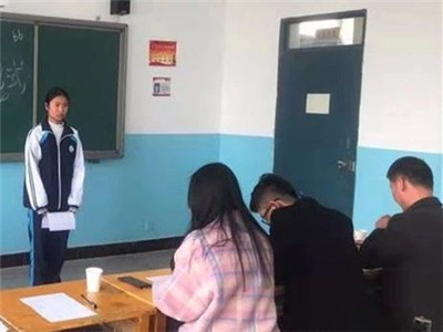  河西成功学校高二年级进行（音乐、传媒）特长生专业水平摸底考试！