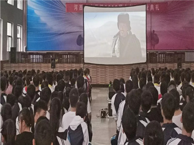 观看本土电影，排练红歌合唱，这个夏天河西成功学子课余好嗨哦！