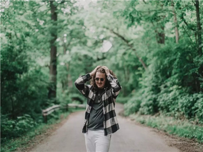 命里有时我相守，命里无时我不求 ​