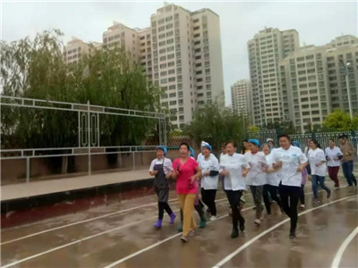 奋进的团队，我们是和谐、阳光的成功人