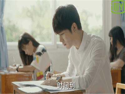 致每一个奋力奔跑的高中生：请不要假装努力，结果不会陪你演戏…