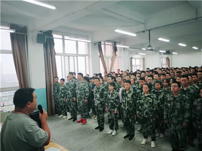 晨会之中见成长——河西成功学校高一年级开展晨会活动