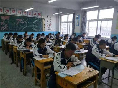 绽放青春，筑梦成功——河西成功学校高一、高二年级新学期首次月考