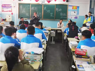 规划先行，行动致胜——理科二校召开月考分析会