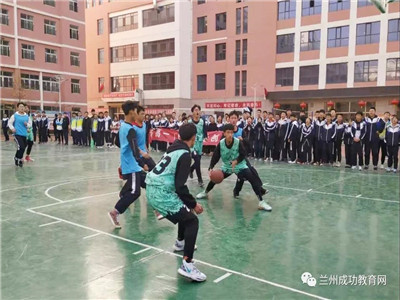 放飞青春，迎“篮”而上——高一年级校园篮球赛火热进行中