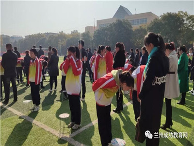 【中考二校】成功学校家长会上，家长、学生都哭了！