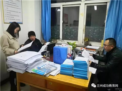 兰州成功学校初三年级教师每周集体备课剪影