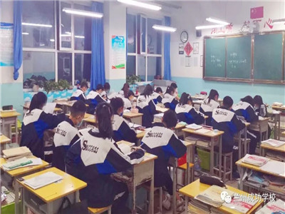 积跬步，聚细流——午休时间，教学不辍，高二年级学习实况